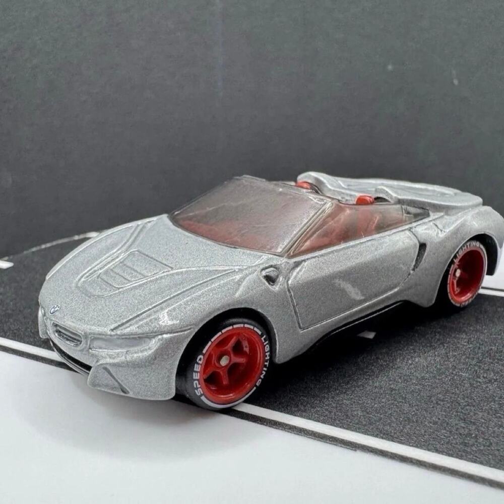 Hot wheels bmw i8 roadster